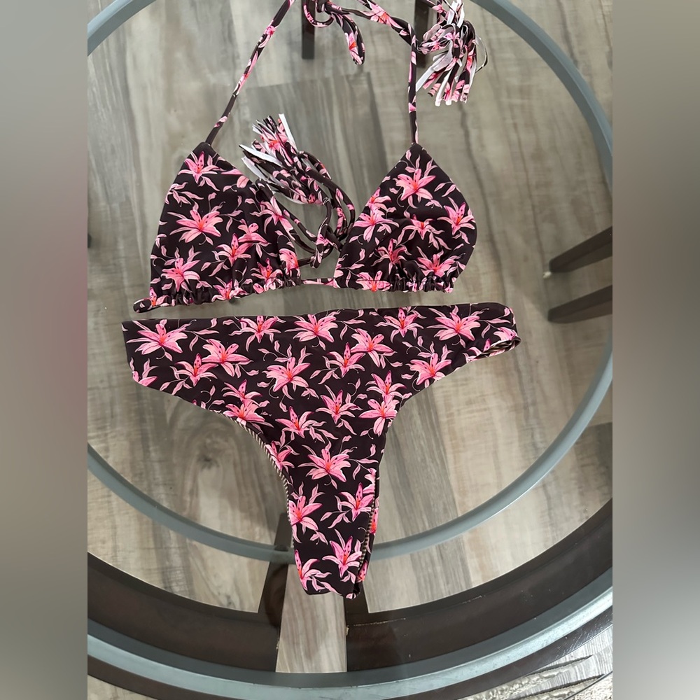 Acacia Two Piece Set Medium in Madonna